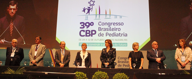Mesa de abertura do 39. Congresso Brasileiro de Pediatria em Porto Alegre, RS SPRS SBP